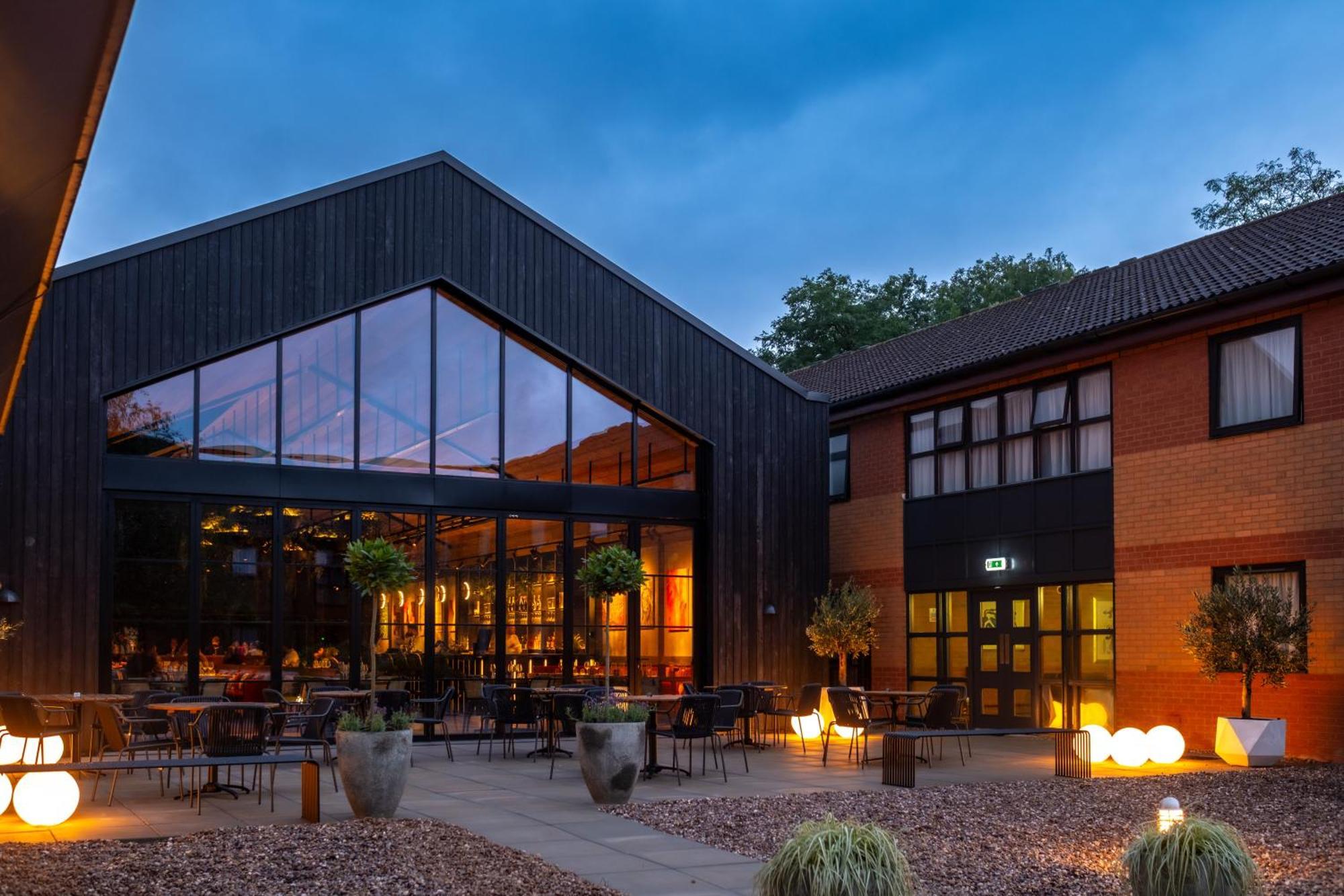 Burleigh Court Hotel And Leisure Loughborough Exterior photo